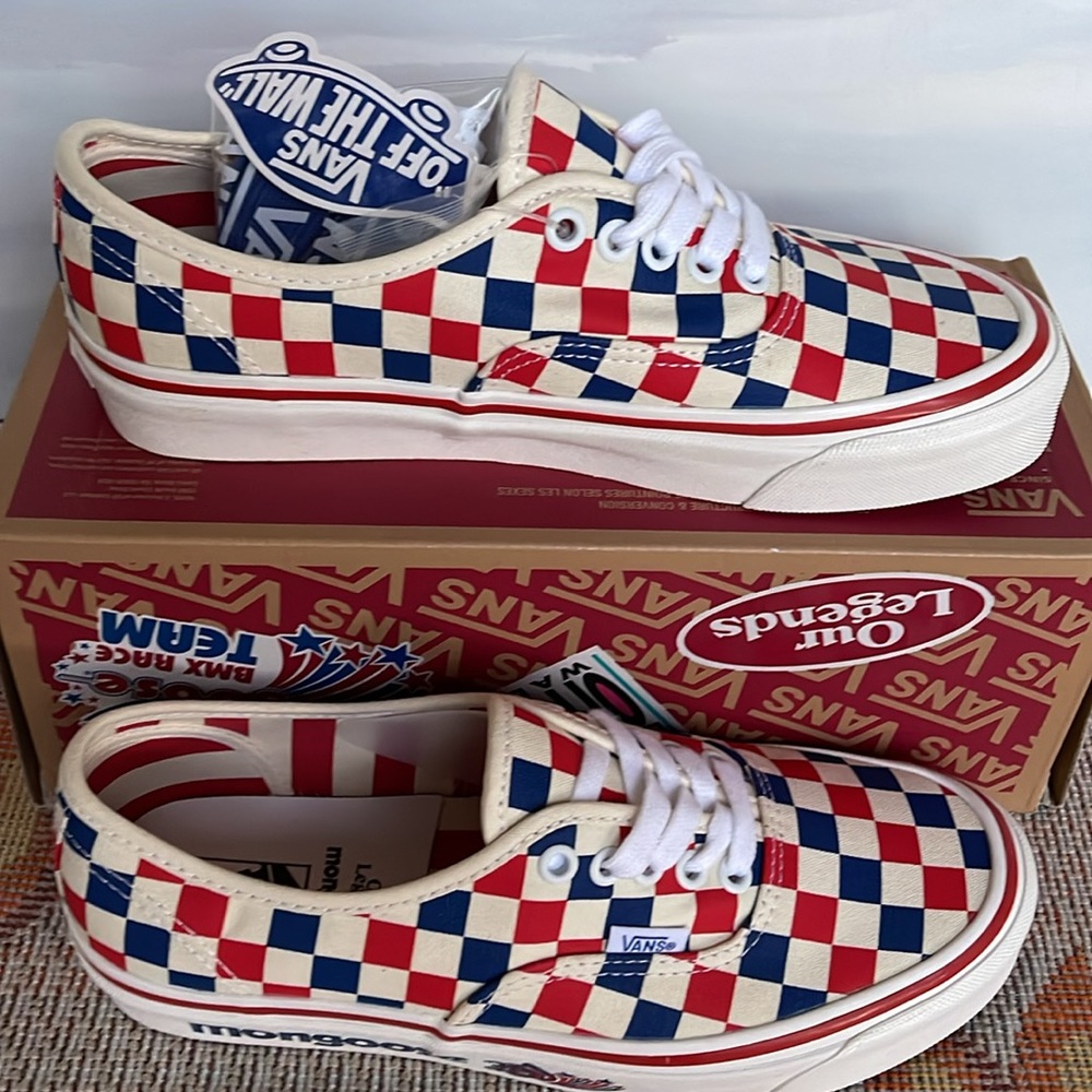 Vans WMNS Authentic 44 D
Our Legends Mongoose Red/ VN0A4BVYRDB
Sneakers - Picture 2 of 16